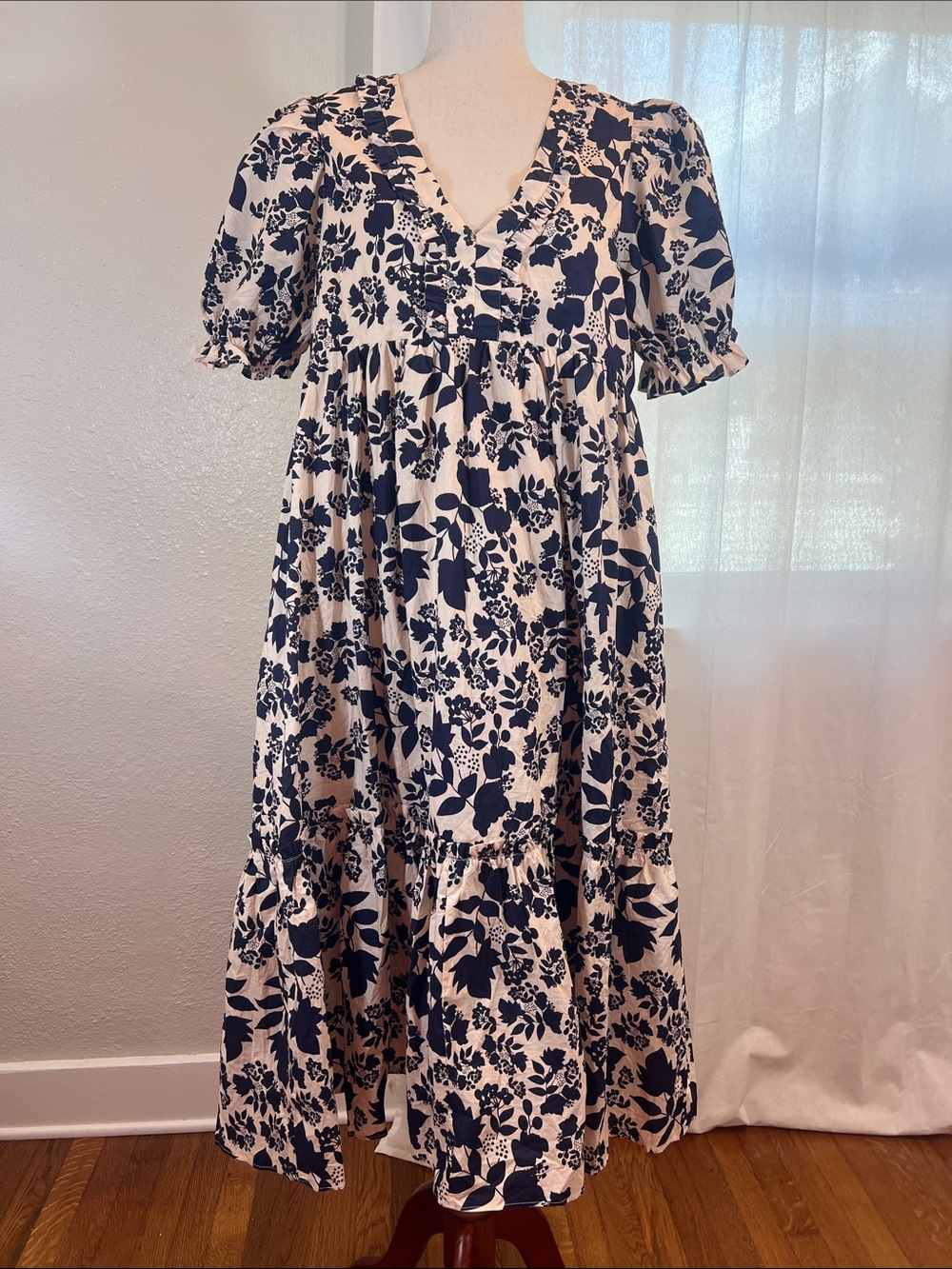 English Factory Navy Floral Midi Dress on White. Size L. NWT